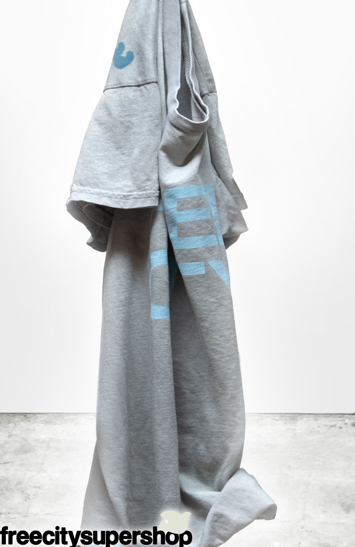 FreeCity FREECITY thedoingofitisthebeingofit SUPERVINT SST - Silver Rock Powder White Smoke