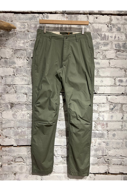Flyweight Flex Chino - Muted Olive - DUNE + SALT