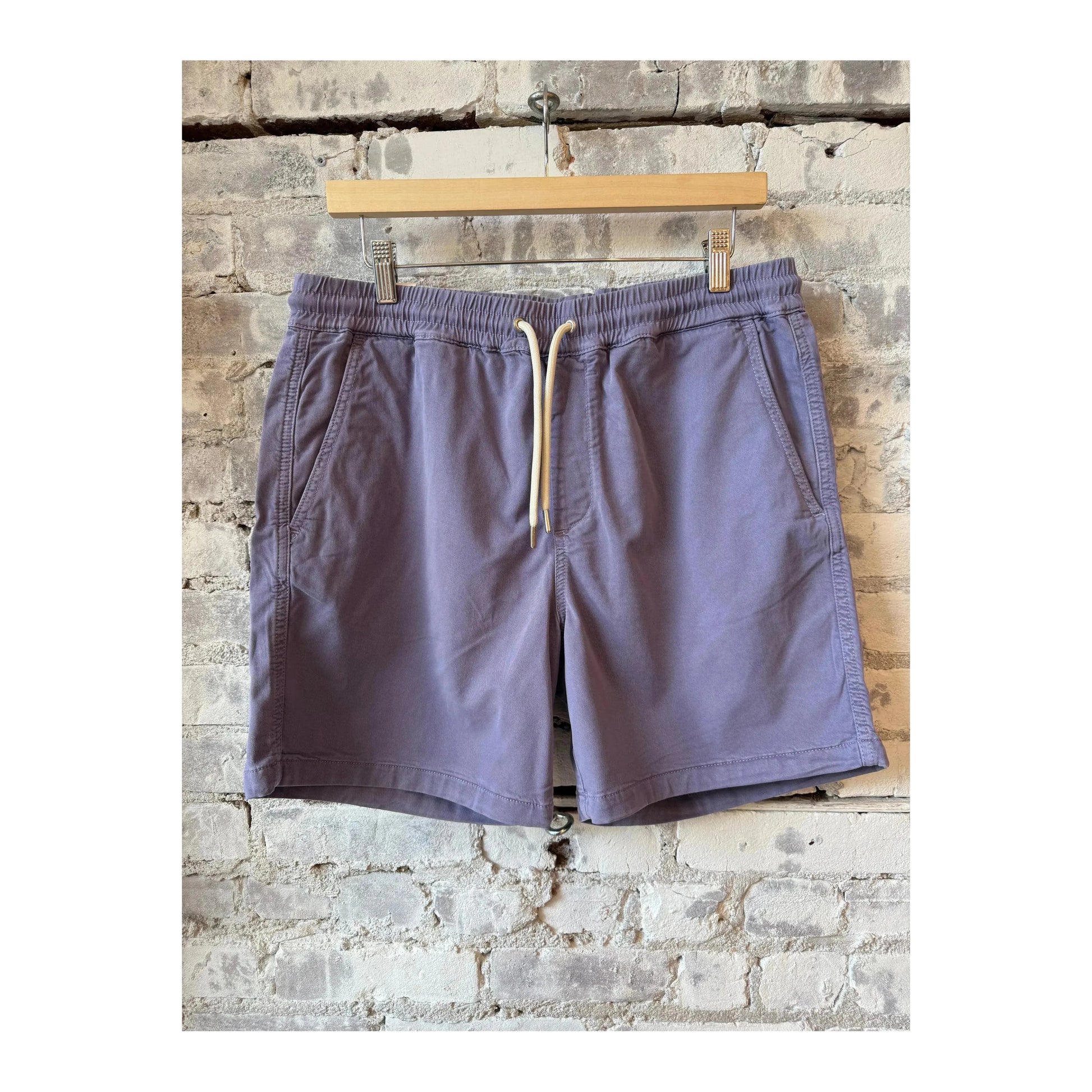 Men's violet Gregor Lyocell blend shorts by NN07, featuring a casual fit, elastic waistband, and stylish design.