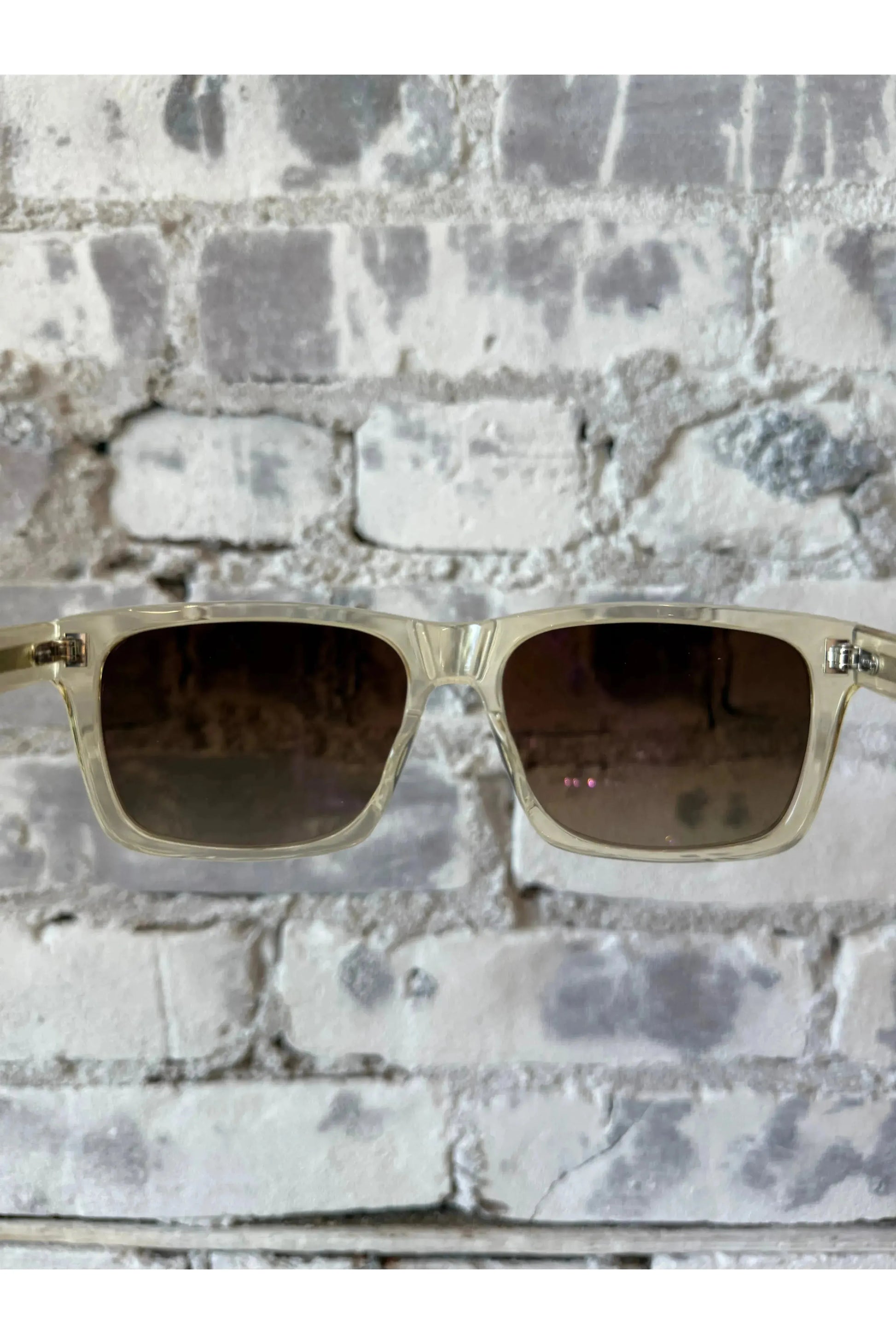 Walker Polarized Sunglasses - Champagne/Old English - DUNE + SALT
