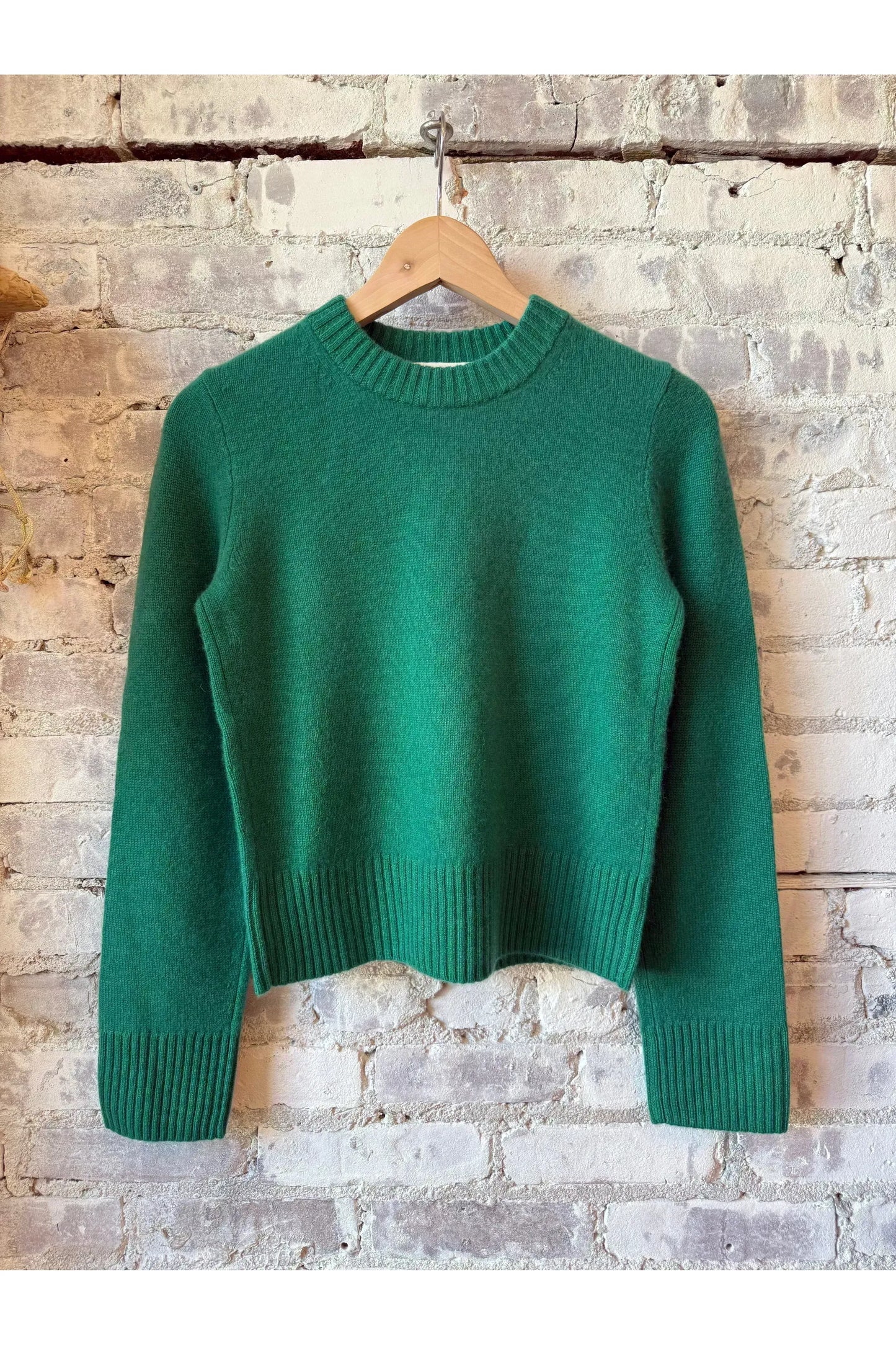 Marais Cashmere Crewneck Sweater - Kelly Green - DUNE + SALT