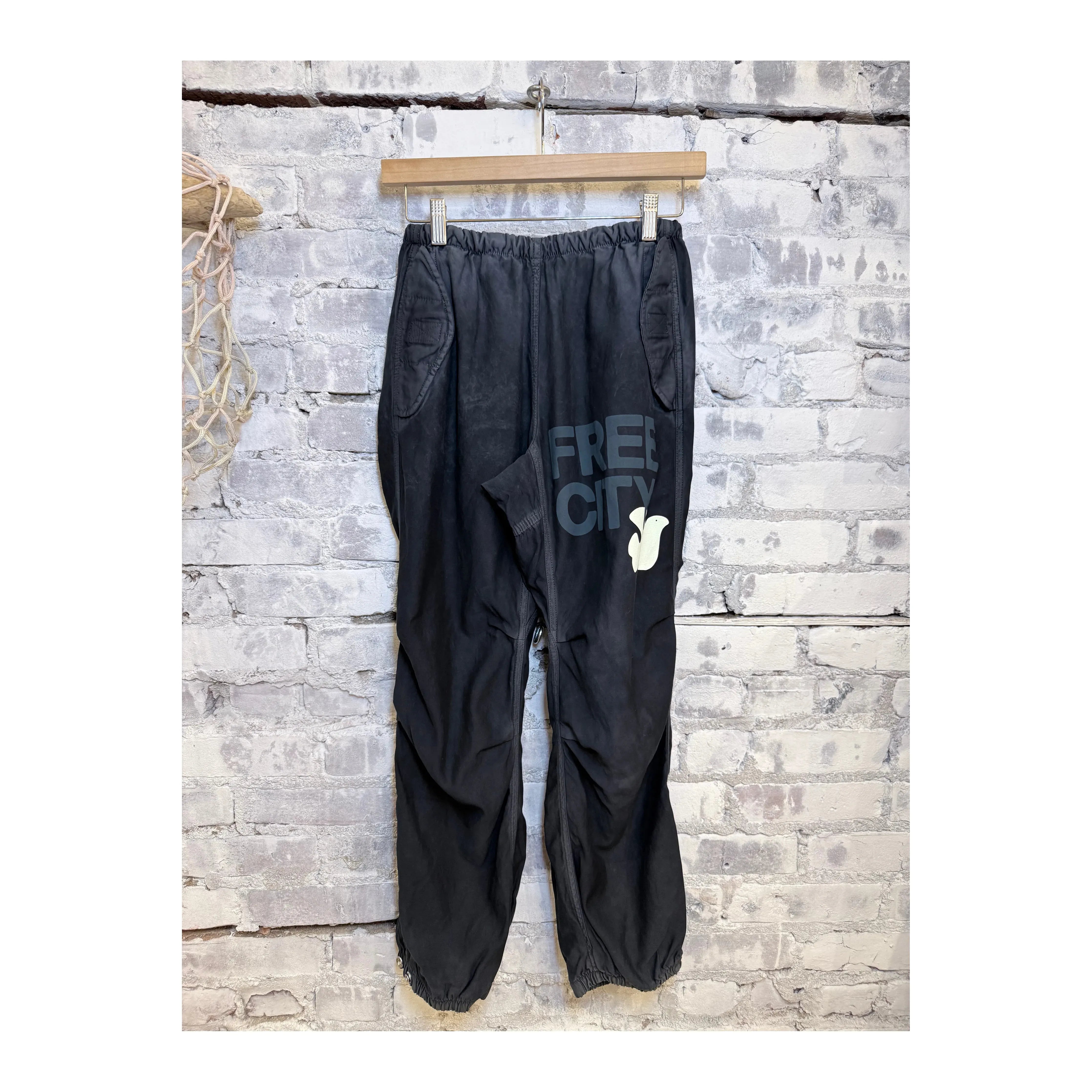 FLAP/SNAP FREECITY MATTE/SATIN AIRJUMP Pant - Superblack | DUNE + SALT