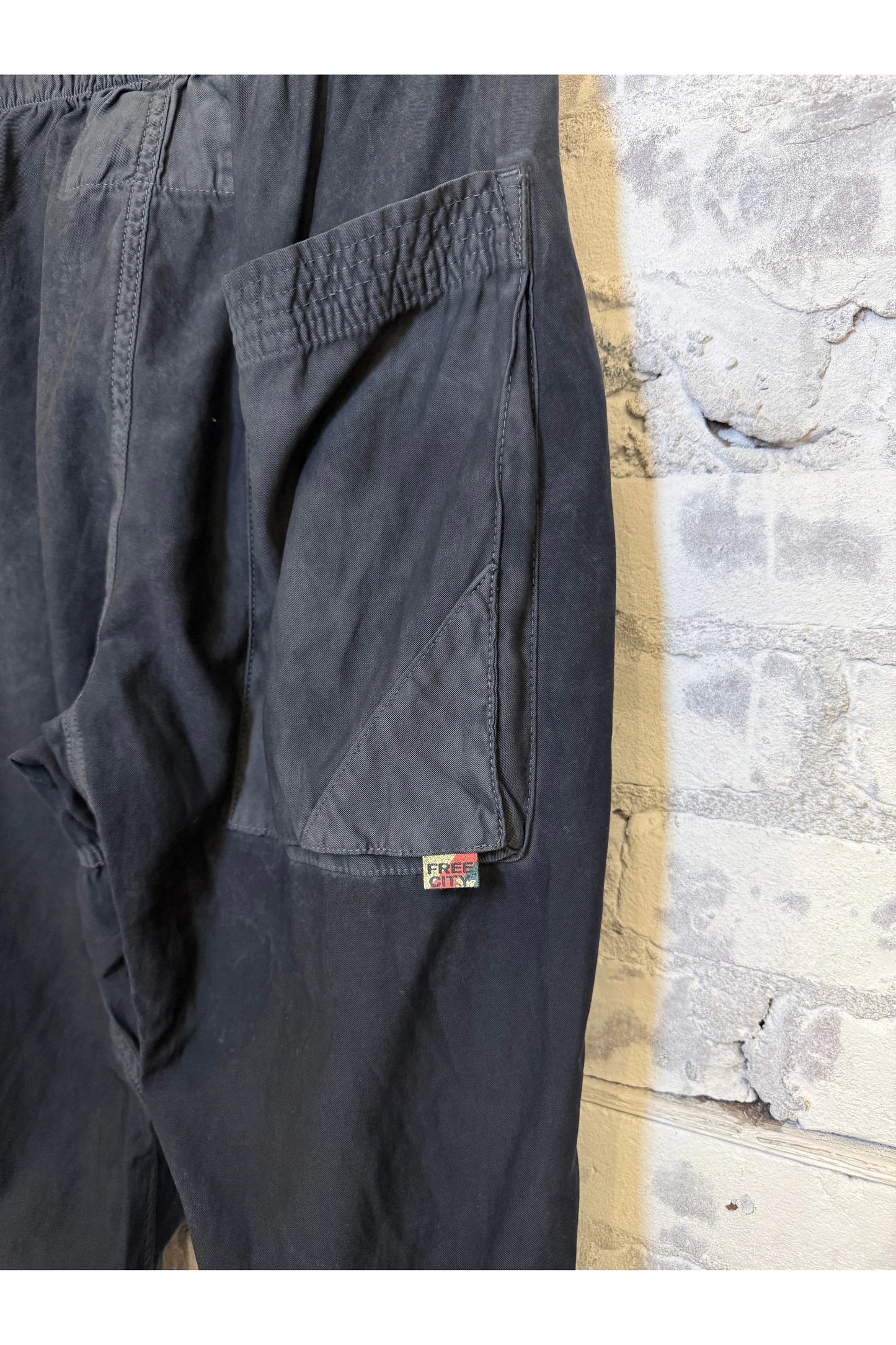 FLAP/SNAP FREECITY MATTE/SATIN AIRJUMP Pant - Superblack - DUNE + SALT