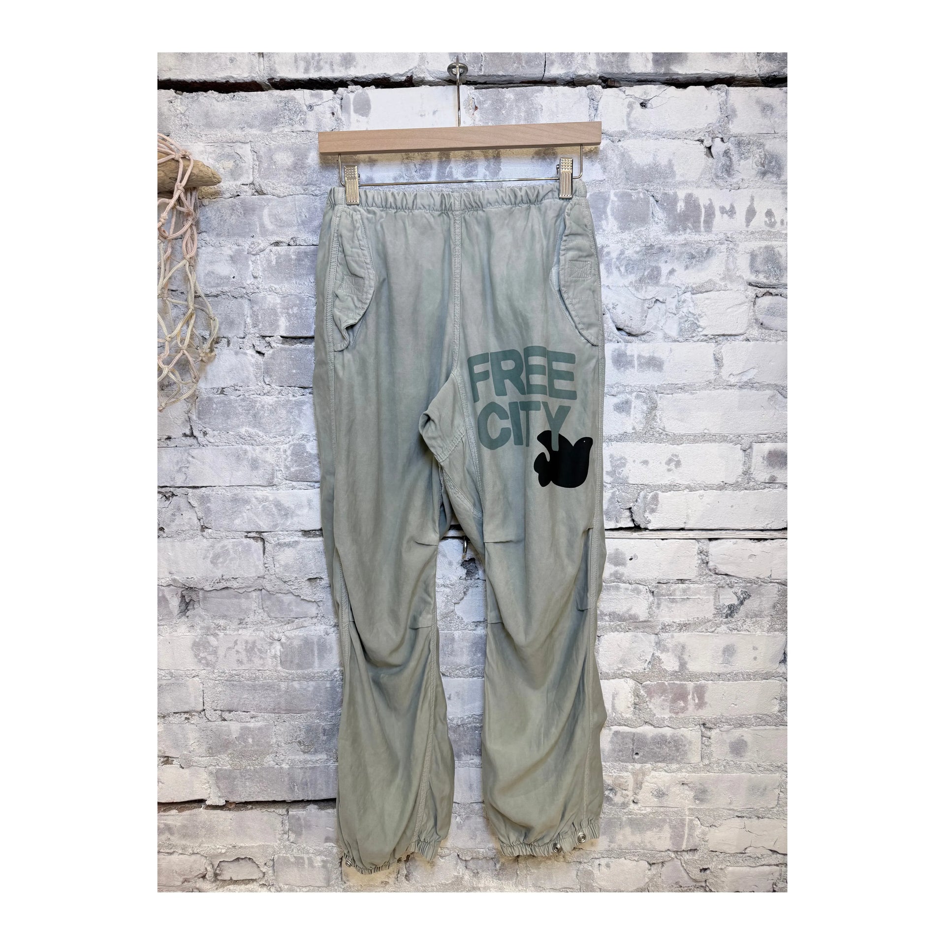 FLAP/SNAP FREECITY MATTE/SATIN AIRJUMP Pant - Silver rock