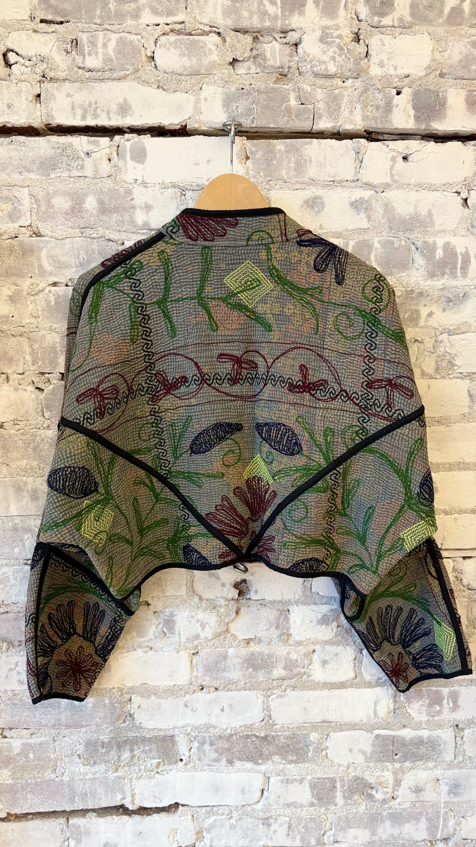 Kaira Cropped Suzani Quilted Kantha Jacket - DUNE + SALT