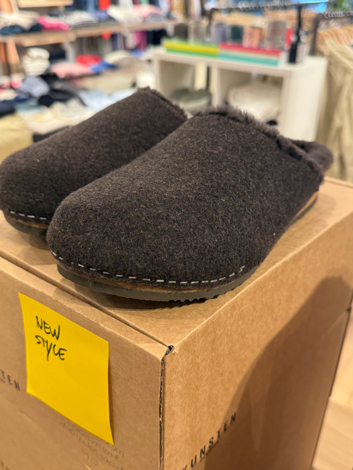 Ella Cashmere/Lambswool Clog - Dark Brown