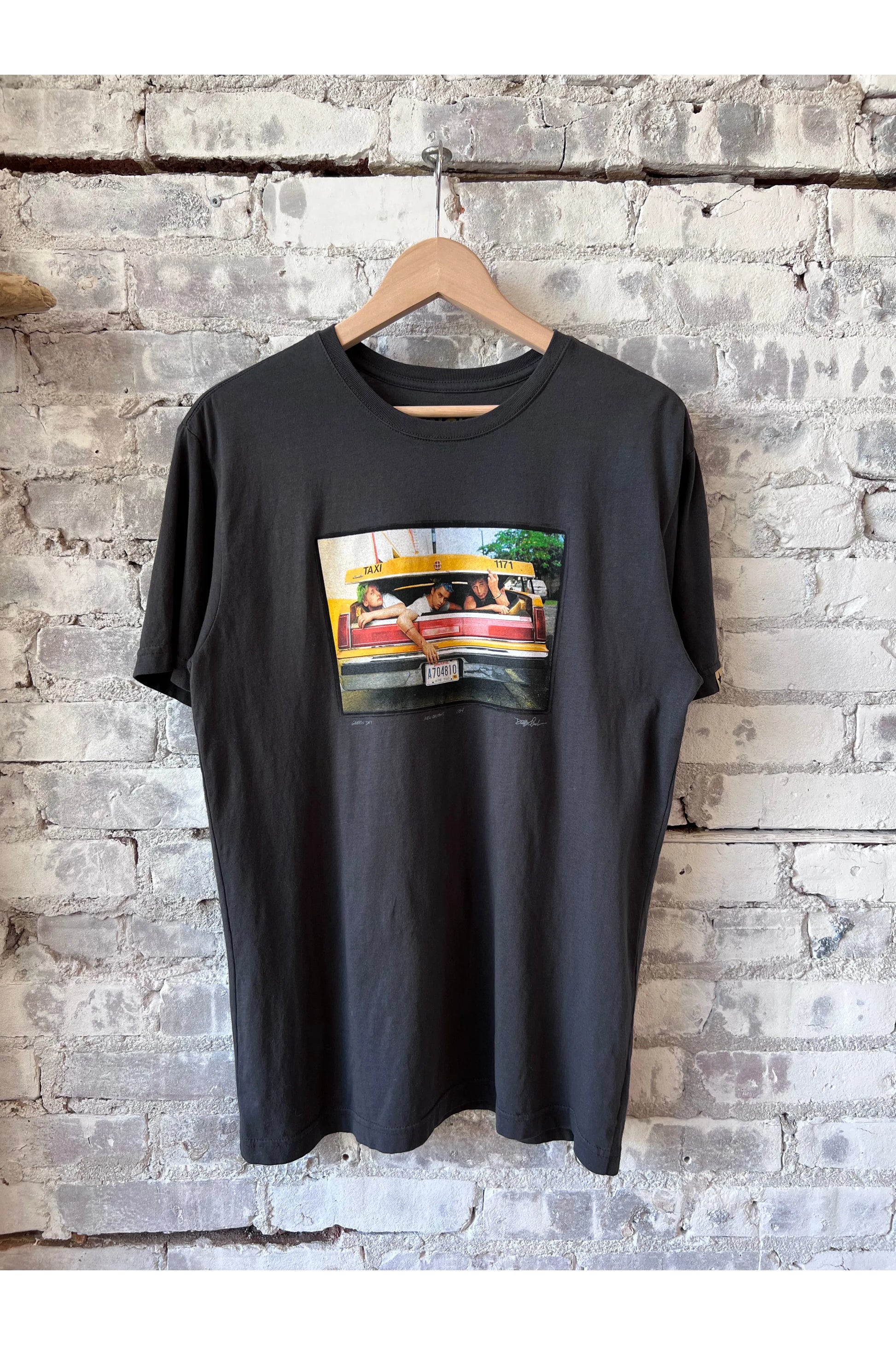 "Green Day Car" SS Tee - Faded Black - DUNE + SALT
