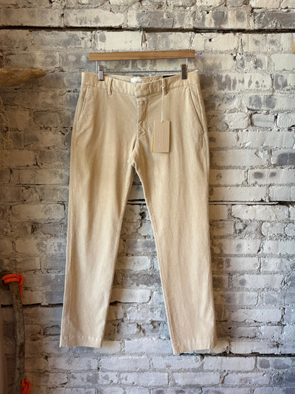 Closed Men's Clifton True Corduroy Pants in almond cream, men's slim-fit corduroy trousers with front pockets and belt loops.