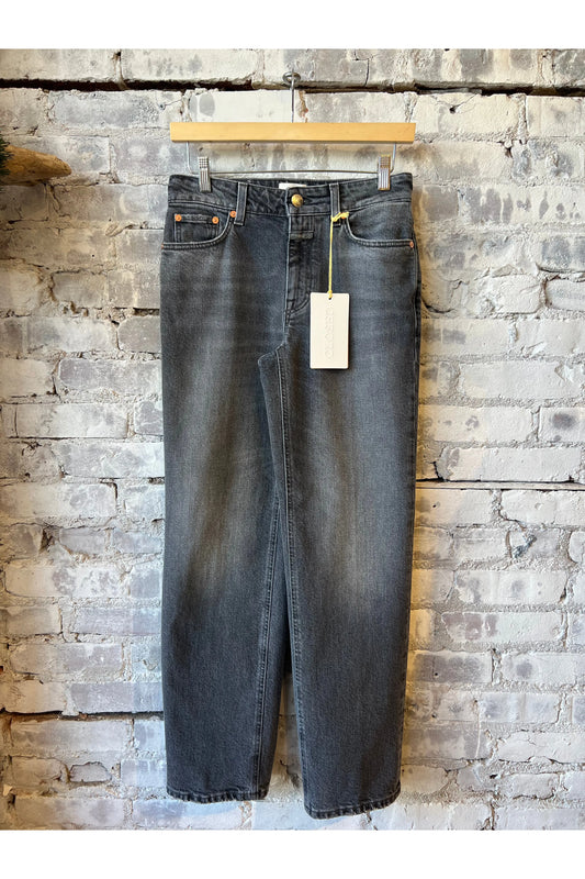 Milo Comfort Stretch Straight Jean - Mid Grey - DUNE + SALT