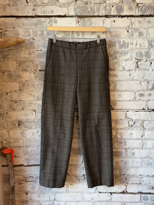 Hartford Women's Pretty Woven Pant in brown, showing the relaxed woven trouser design