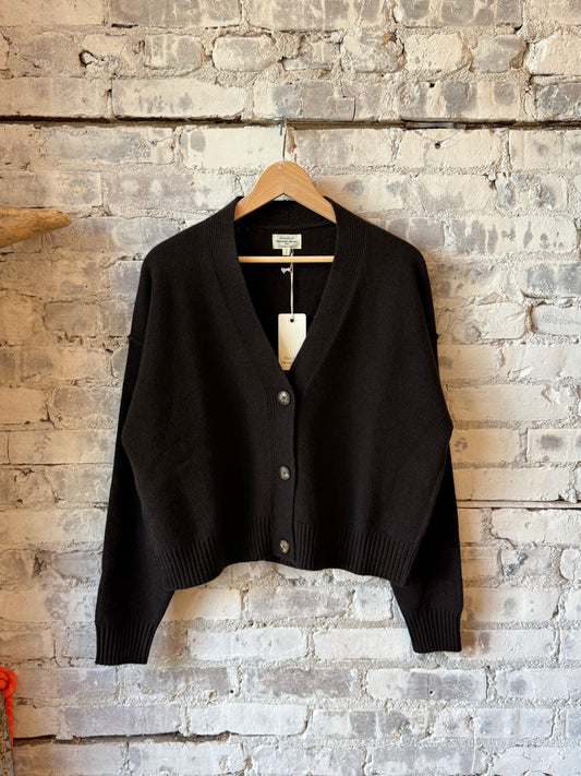 Hartford Women's Mosine knitted cardigan in brown, featuring a soft textured knit and button-front design