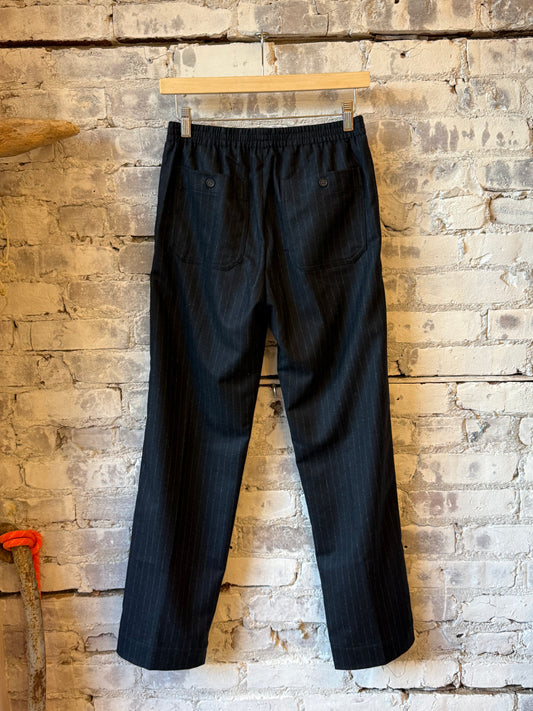 Hartford Women's Peyi woven pant in dark navy, front view