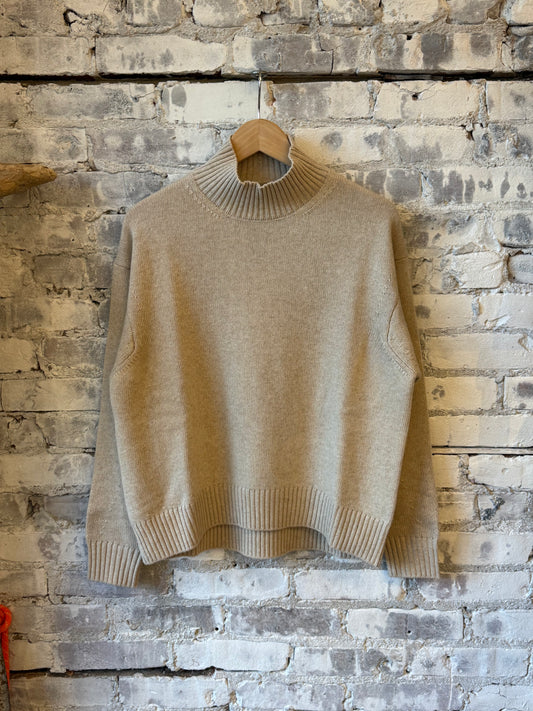 Hartford Women's Mylo knitted sweater in cream with a soft textured knit and relaxed fit