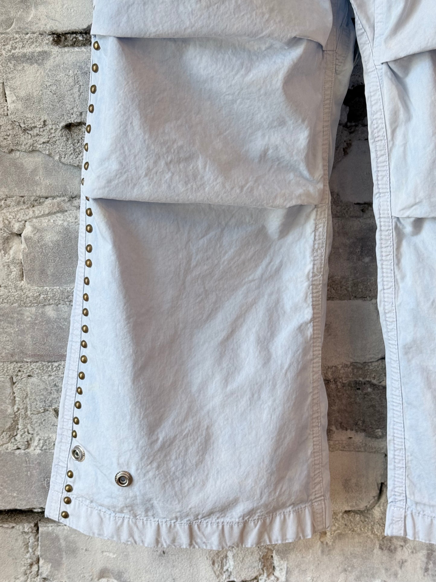 Women's Freecity Homestud Outofsight Poplinair Flapsnap Kite Pant in blue featuring a relaxed fit and stylish design.