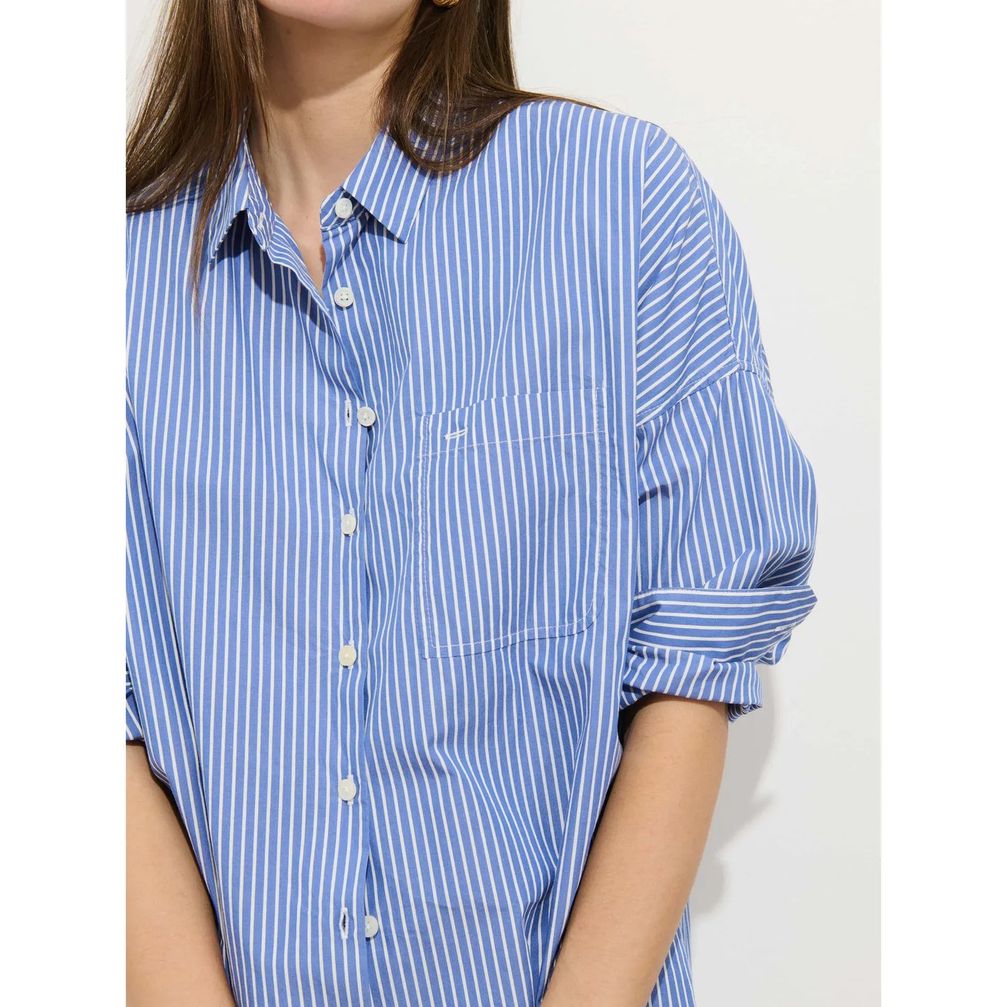 Jo Striped Shirt In Cotton Poplin - Blue/White Stripe - DUNE + SALT
