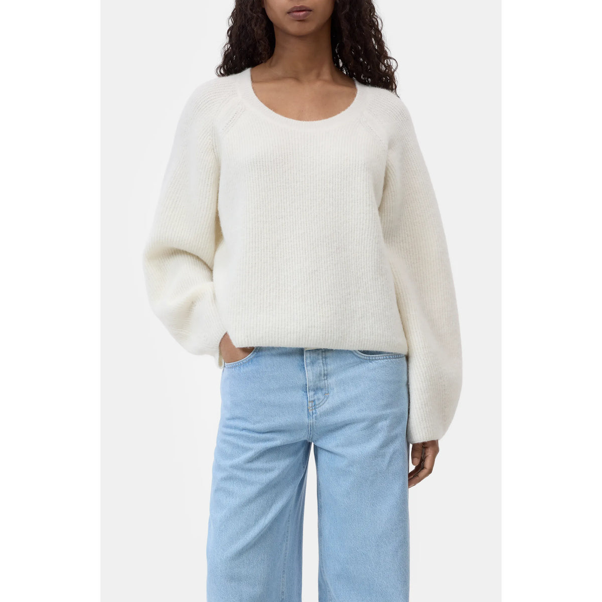 Women's alpaca-wool-blend jumper in whipped cream color, featuring a cozy, soft knit texture from Closed Women's.