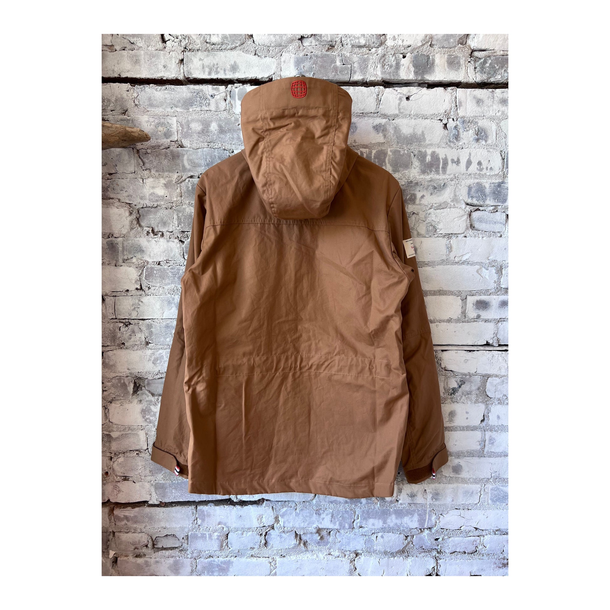 Men's Amundsen Vidda Jacket in camel, lightweight outdoor jacket with a hood, suitable for hiking and casual wear.