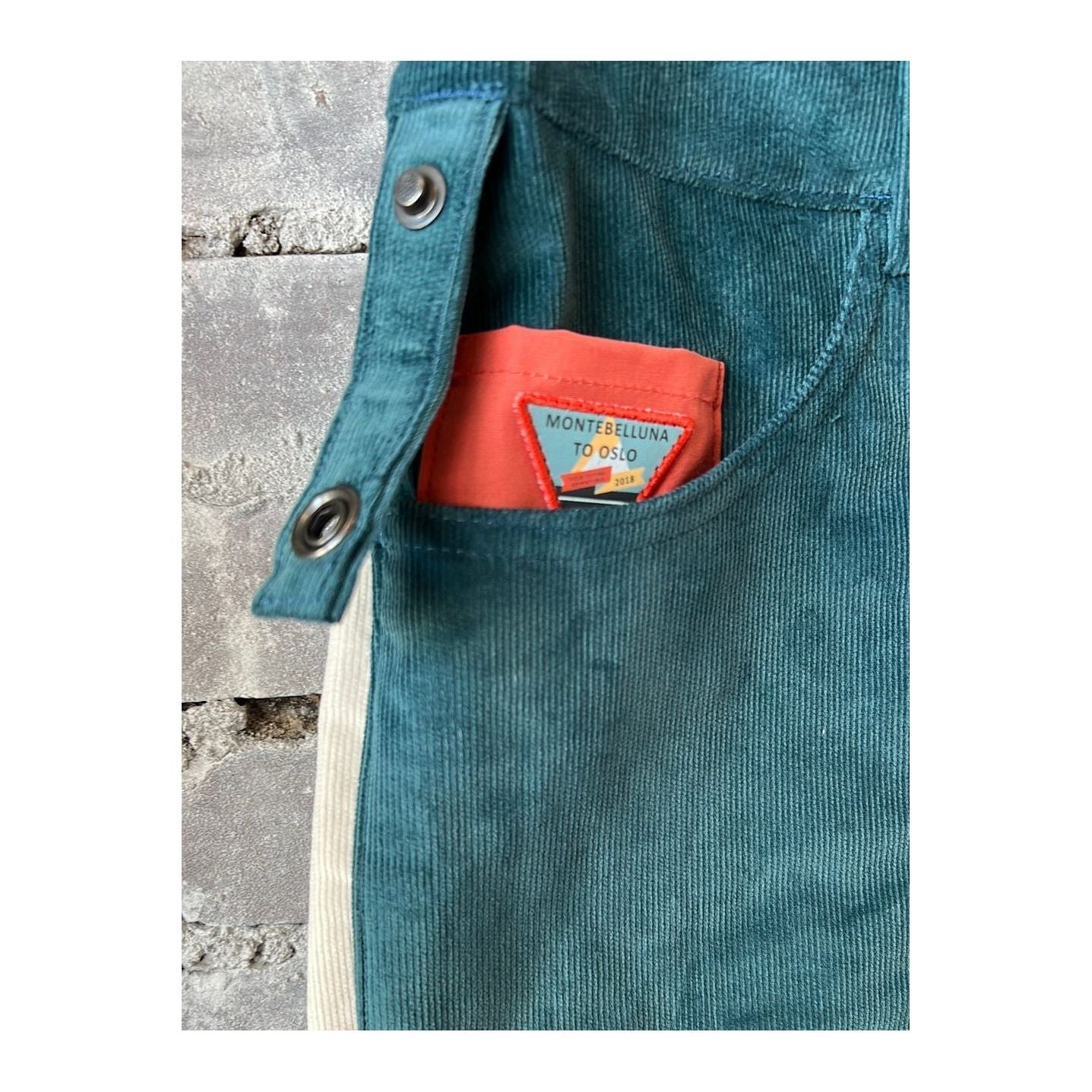 Women's Amundsen Concord Shorts in 7-inch length, elemental blue and natural color, casual fit with drawstring waist.
