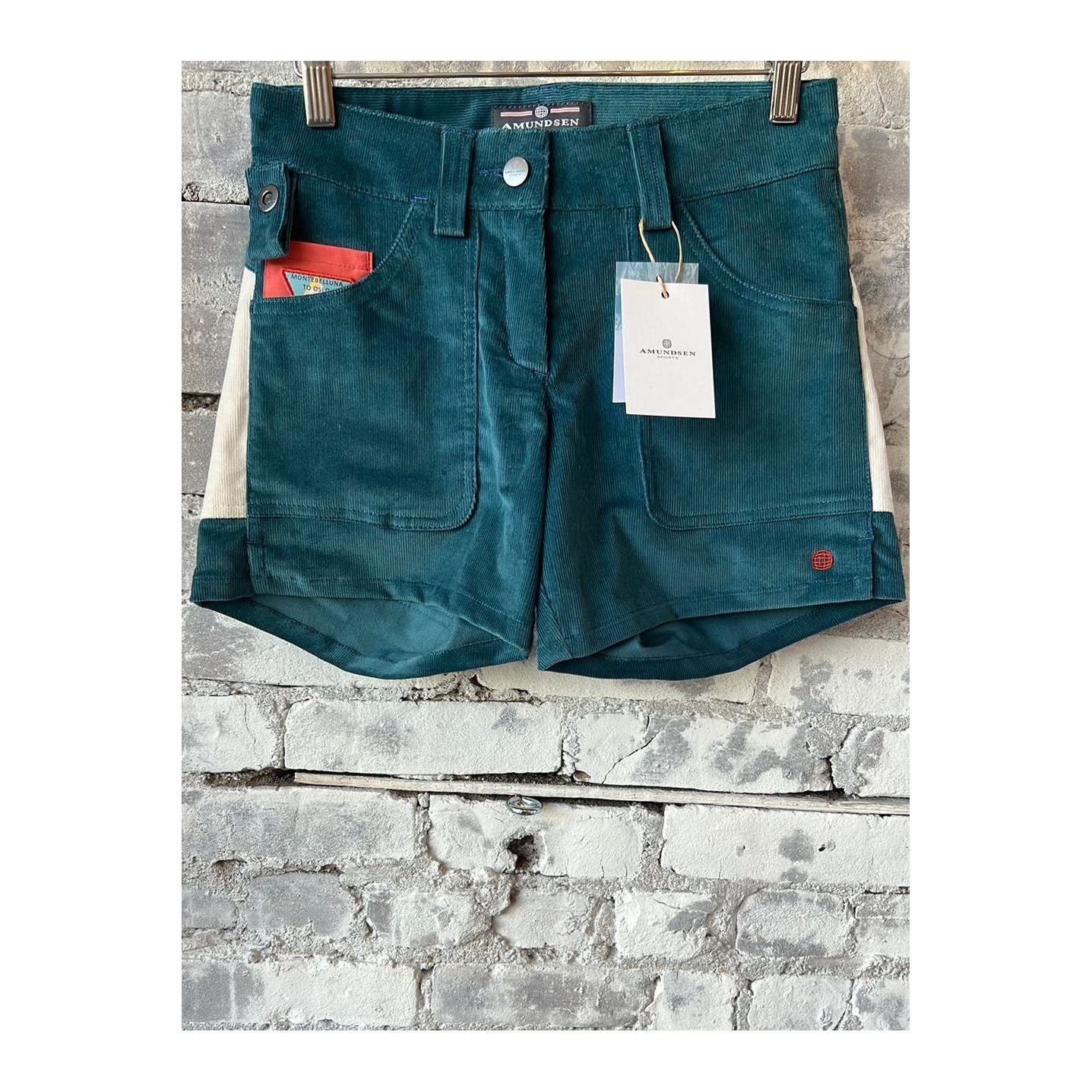 Women's Amundsen Concord Shorts in Elemental Blue and Natural, featuring a comfortable fit and stylish design.