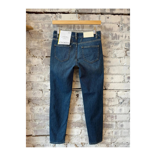 Closed Women's Baker Skinny Jean in dark blue denim, fitted silhouette with classic five-pocket design and subtle stitching.