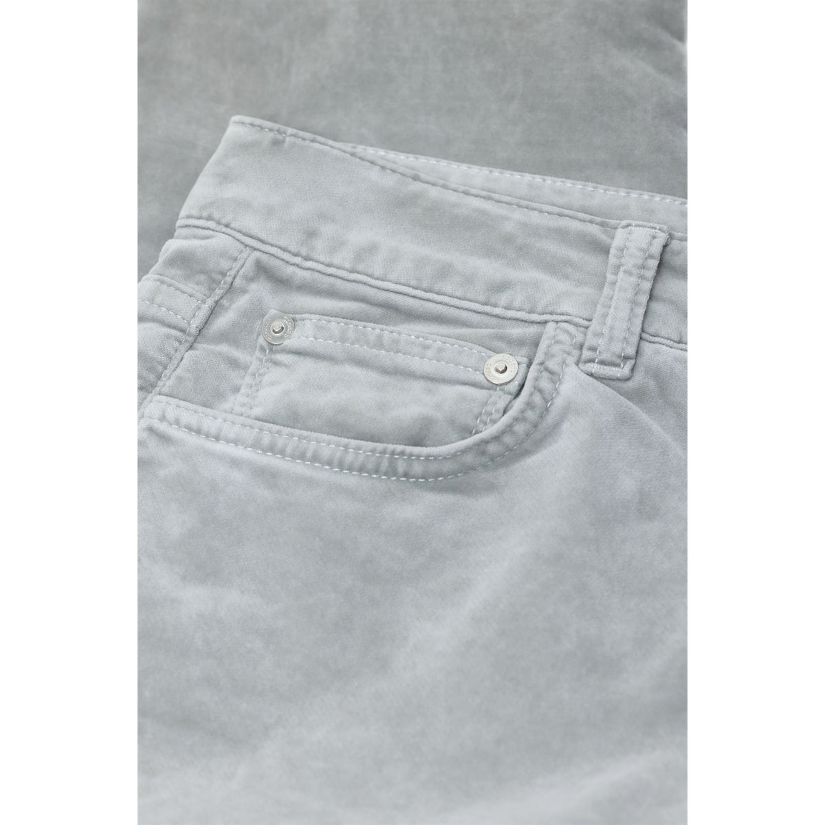 Closed Women's Baker Velvet Pant in Stoneleaf Green, showcasing soft velvet fabric and relaxed fit for stylish comfort.