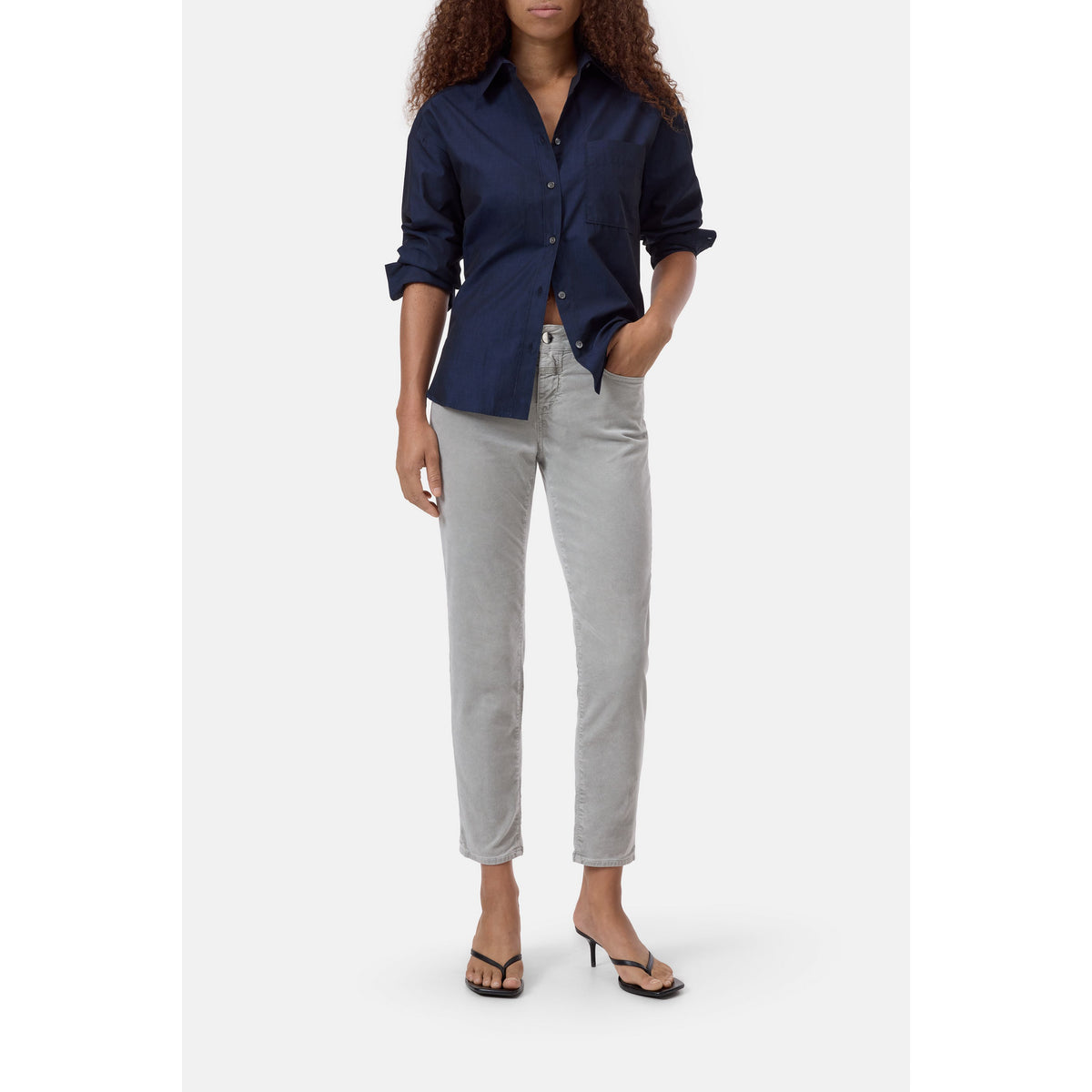 Women's Baker Velvet Pant in Stoneleaf Green by Closed Women, showcasing the soft velvet fabric and relaxed fit.