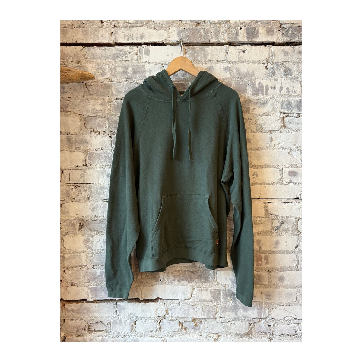 Women's Freecity BASICGOODNESS hoodie in soft tent fabric, featuring a relaxed fit and casual style, shown in a front view.