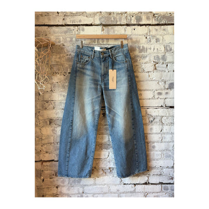 Women's Moussy Bayard Sideline Cocoon Pant in cozy, relaxed fit with soft fabric and stylish design for casual wear.