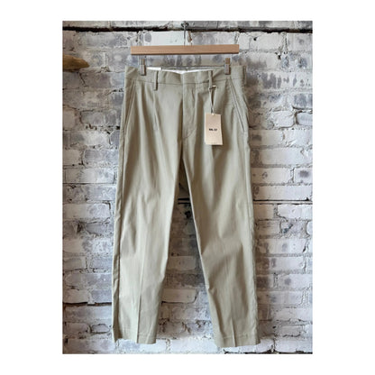 Men's NN07 Bill Classic Lightweight Pant in Fog, showcasing the slim fit and soft fabric in a neutral color.