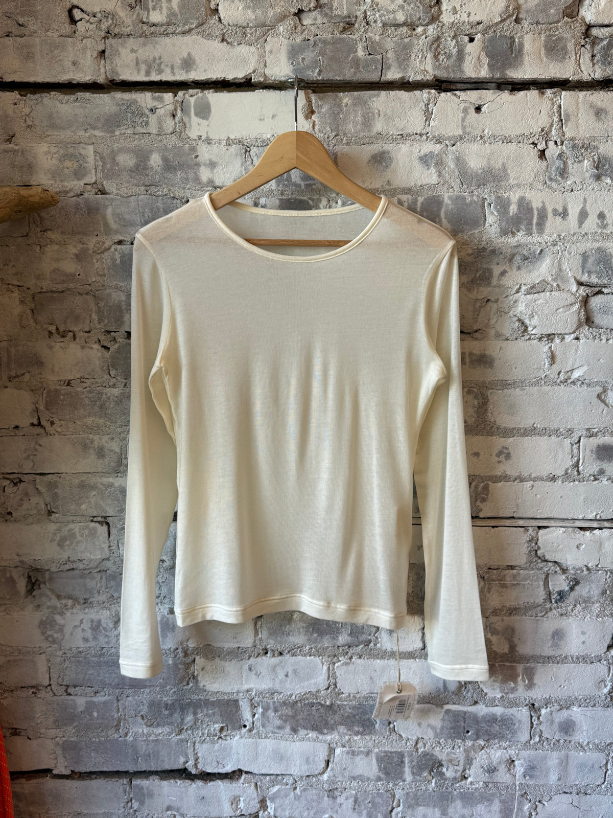 Women's white cashmere silk jersey long-sleeve crew top by V::Room, soft and luxurious fabric with a classic fit.