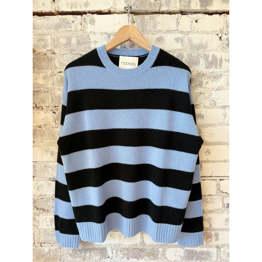 Men's cashmere striped jumper in sky blue and black from Closed Men's, featuring a cozy knit with bold stripe pattern.