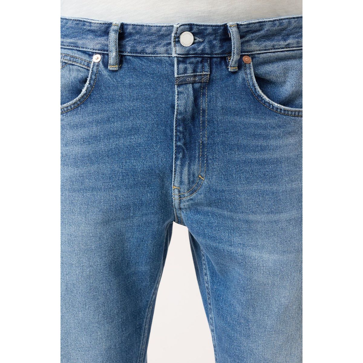 Men's mid blue Cooper True Comfort Stretch Regular Jean by Closed Men's, showing a relaxed fit denim with classic five-pocket design.