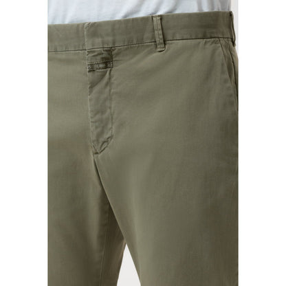 Men's Clifton True Slim Chino Pants in green by Closed Men's, featuring a tailored fit and classic style, shown in the image.