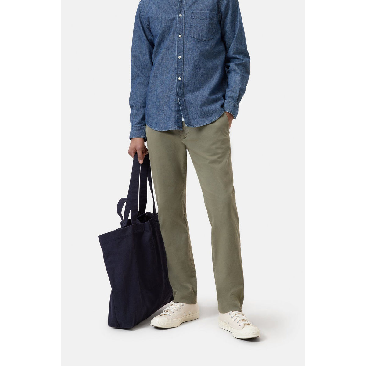 Men's Clifton True Slim Chino Pants in green by Closed Men's, showcasing slim fit design and classic chino style.