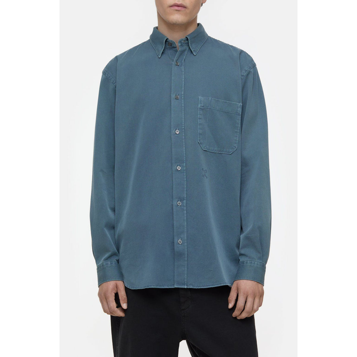 Men's formal army shirt in graphite blue by Closed Men's, featuring a tailored fit and button-down design.