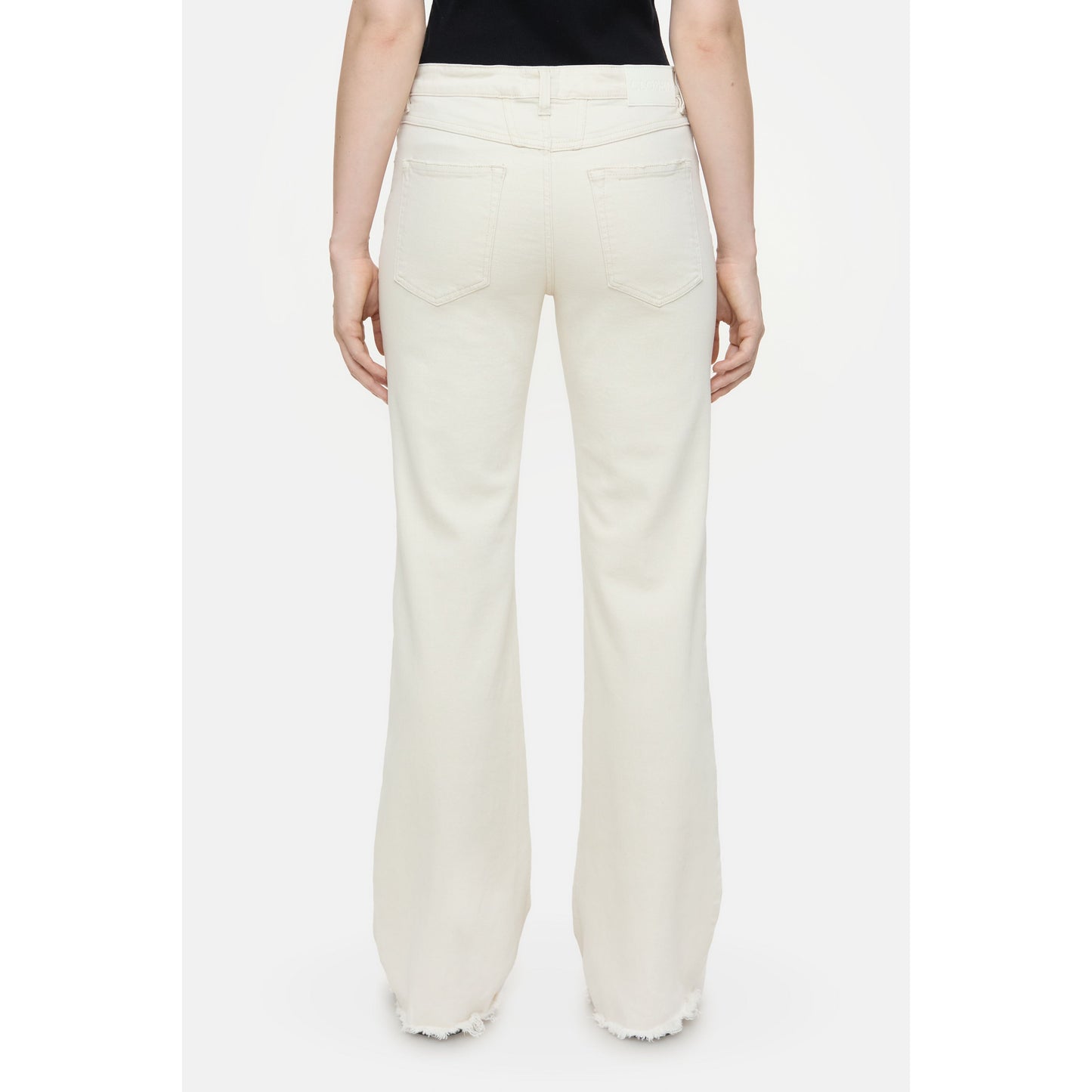 Women's Ivory Gillan Comfort Stretch Jean by Closed Women's, showing the fitted denim with subtle stitching and classic five-pocket design.