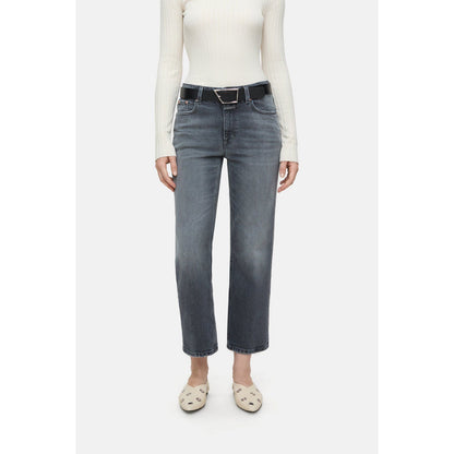 Women's Milo Comfort Stretch Straight Jean in mid grey by Closed, showcasing a mid-rise fit, classic straight leg style, and comfortable fabric.