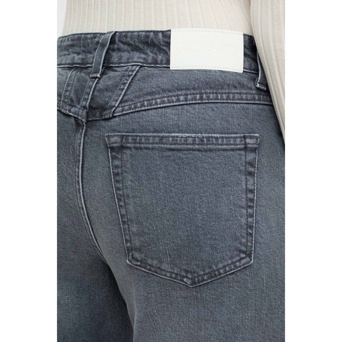 Women's Milo Comfort Stretch Straight Jean in mid grey by Closed Women's, featuring a relaxed fit and classic denim style.