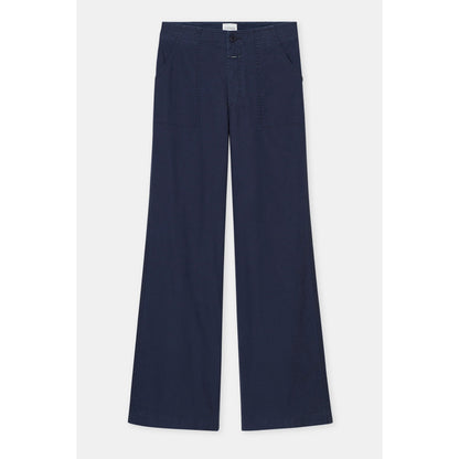 Women's Aria Flared Chino Pant in Dark Night by Closed, showing the stylish dark blue fabric and flared leg design.