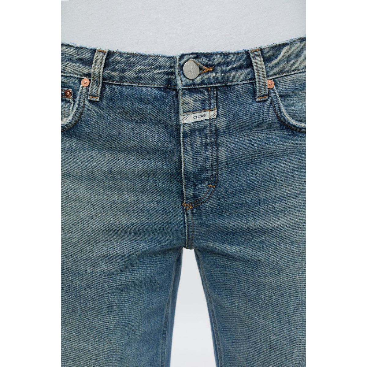 Women's Gillan Wide Jean in mid blue denim by Closed Women's, featuring a relaxed fit and classic five-pocket design.