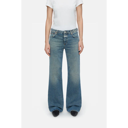 Closed women's Gillan Wide Jean in mid blue denim, featuring a relaxed fit and classic five-pocket design.