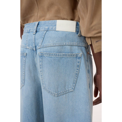Light blue women's Jazzie Barrel Jeans by Closed Women's, showing the relaxed fit and stylish denim design.