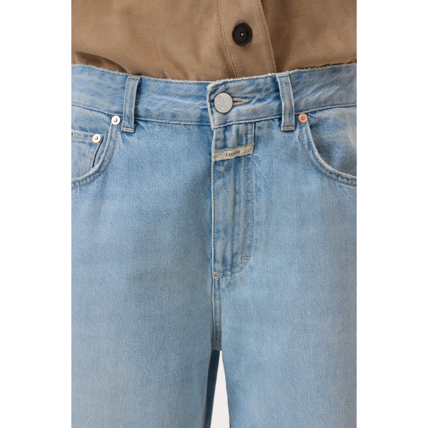 Light blue women's Jazzie Barrel Jeans by Closed Women's, showing fit and denim texture.