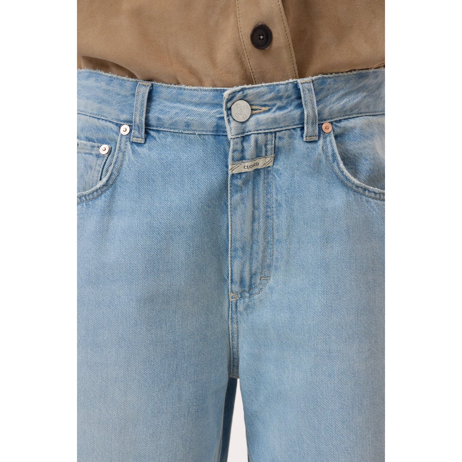 Light blue women's Jazzie Barrel Jeans by Closed Women's, showing fit and denim texture.