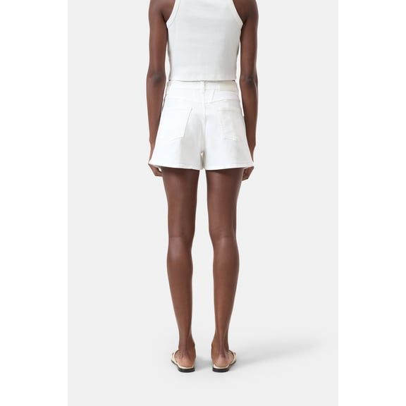 Women's white Jocy-X denim shorts by Closed Women's, featuring a classic fit and stylish design.
