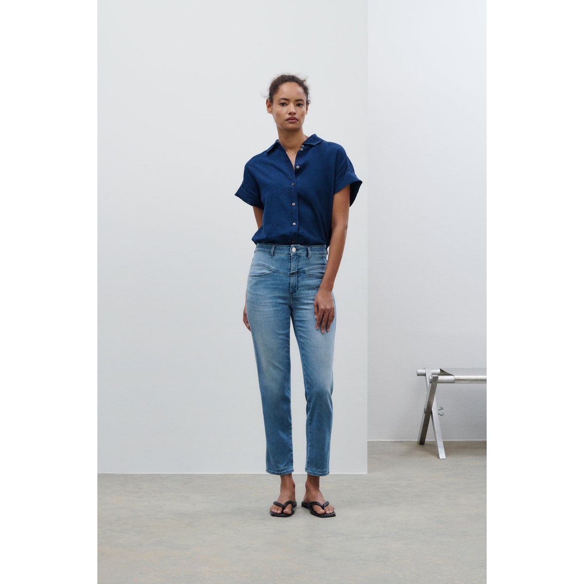 Women's relaxed fit pedal pusher jeans in mid blue from Closed Women's, with a casual, comfortable style and classic denim look.