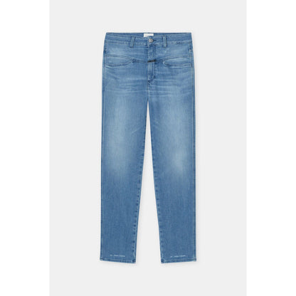 Women's relaxed fit mid blue pedal pusher jeans by Closed, showcasing the denim's casual style and stitching details.
