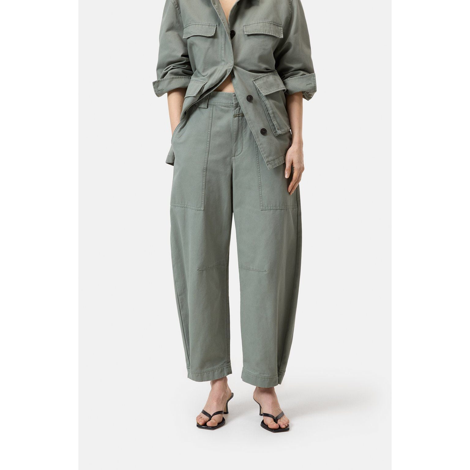 Women's Rhannon Barrel Pants in faded green by Closed, featuring a relaxed fit and stylish design for casual wear.