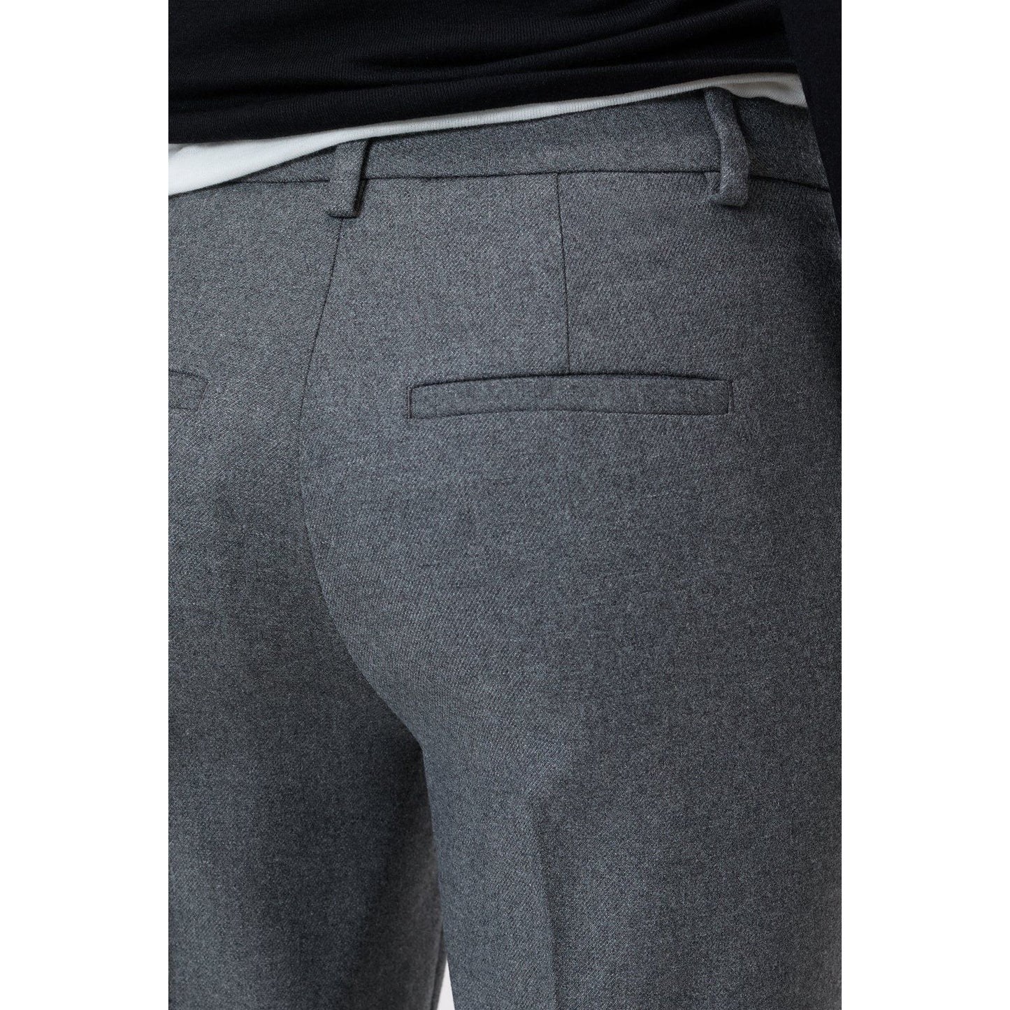 Closed Women's Sonnett Slim Pant in Dark Grey Melange, showing a close-up of the fitted, tapered women's pants fabric and design.
