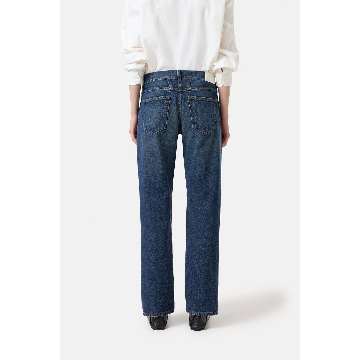 Women's Jonta Relaxed Jean in dark blue denim by Closed, showing a casual fit and classic five-pocket design.